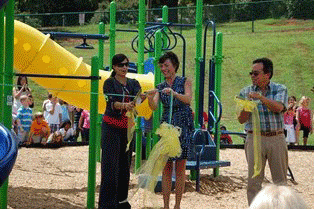 Summit Drive Elementary School Celebrates Completion of a New Community Playground
