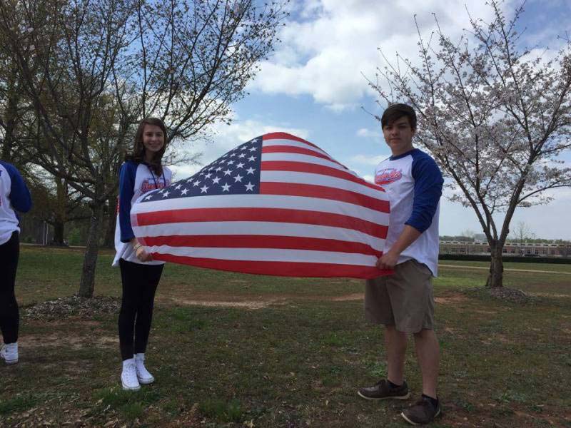 Students from Travelers Rest High School pay tribute to Officer Jacobs.-3