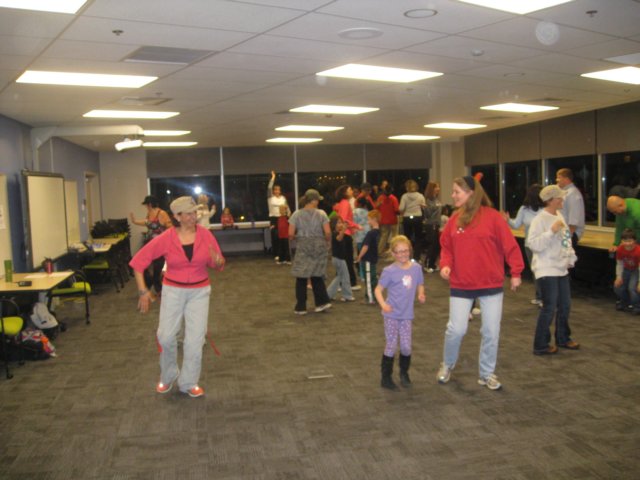 familyfitnessfunnight4.jpg