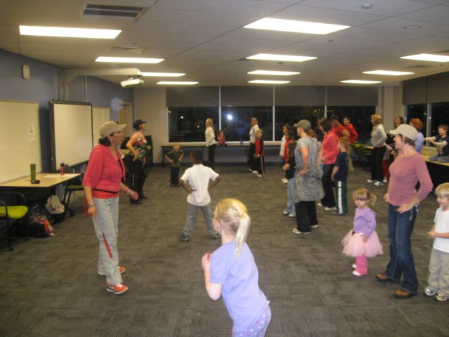 familyfitnessfunnight6.jpg