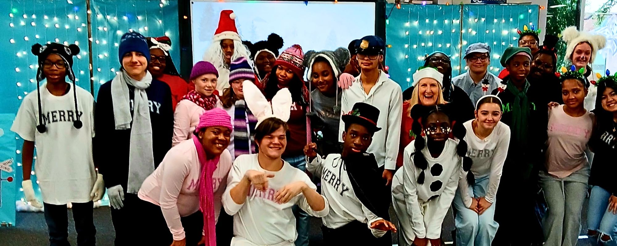 Cell Phone Policy - During bell to bell instructional time and in the hallways, phones and earbuds must be turned off and stowed in students' backpacks