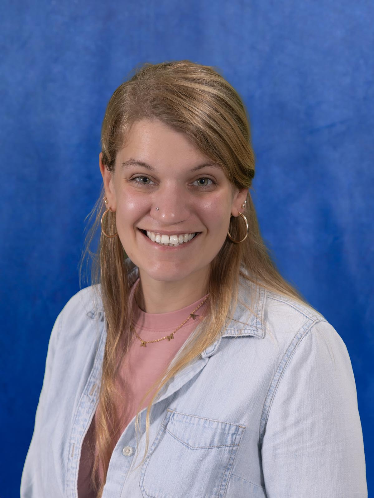 Portrait Photo of Ashley Ross