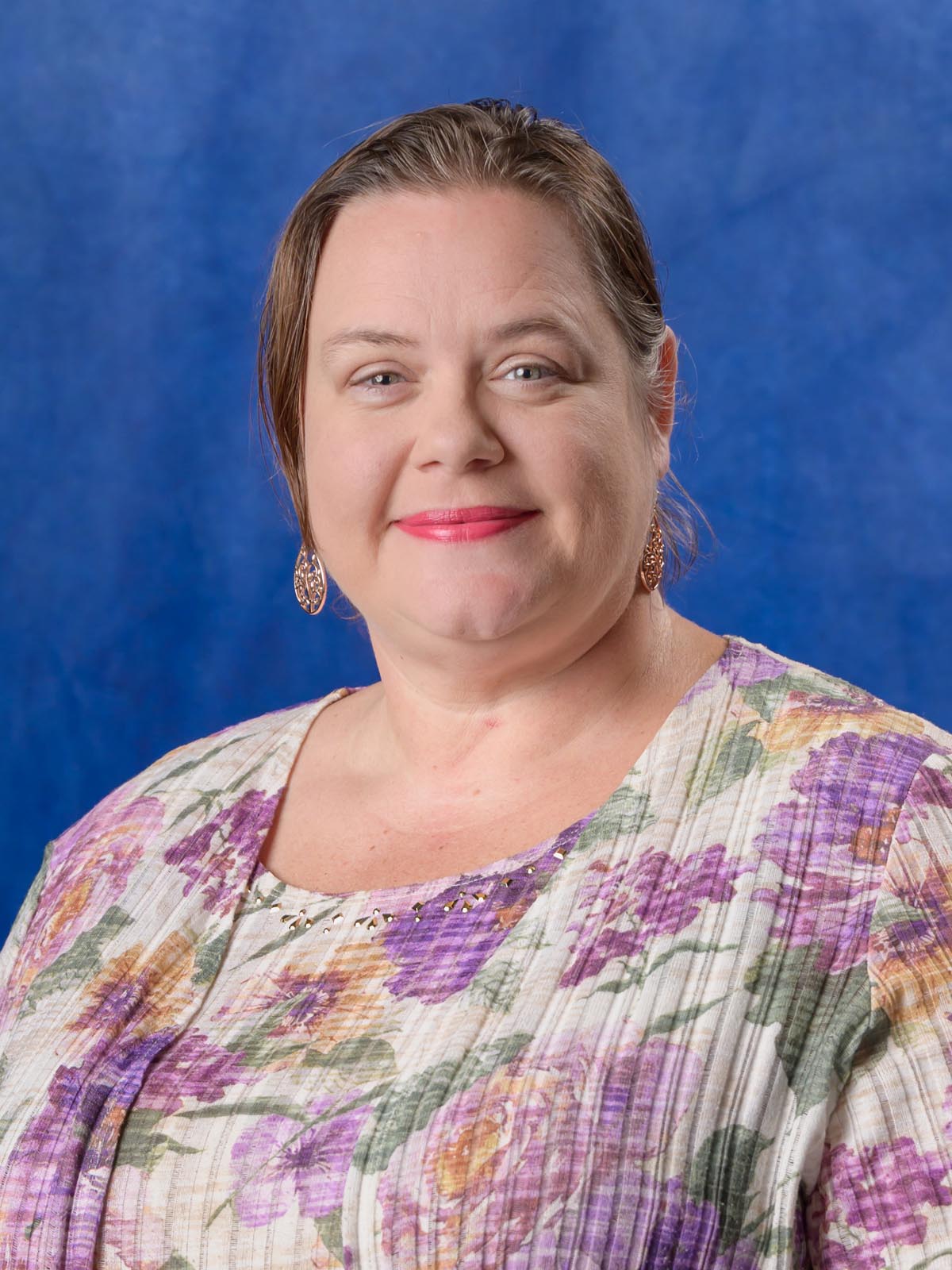 Portrait Photo of Beth Oliver